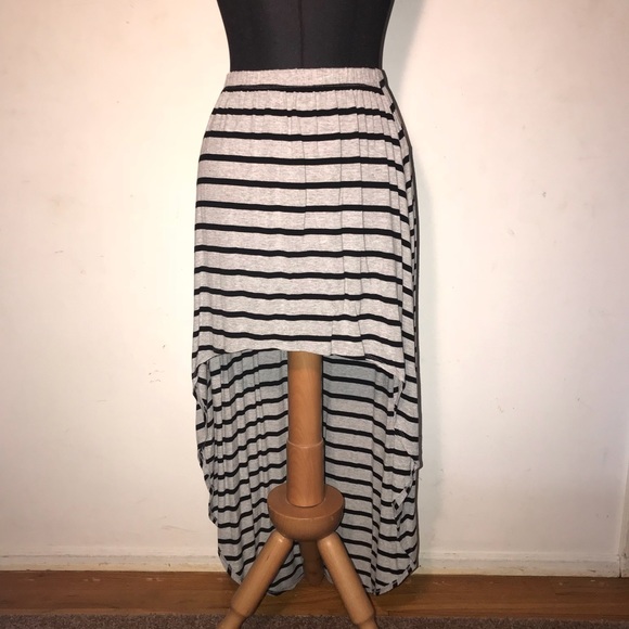 Forever 21 Dresses & Skirts - Gray and black striped skirt